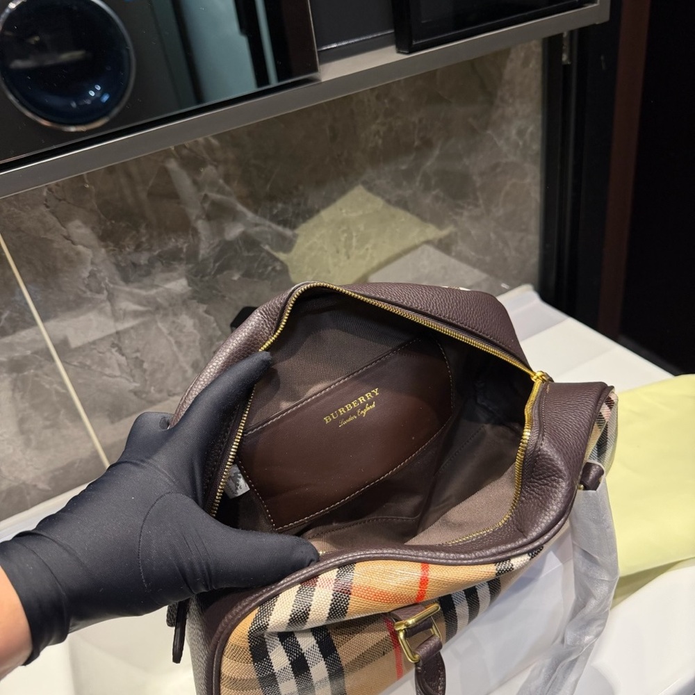 Burberry bag - Picture 5 of 5